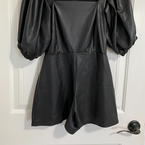 PU Leather Look Puff Sleeve Romper - Picture 4 of 4